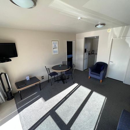 The Suites Ashburton Extérieur photo