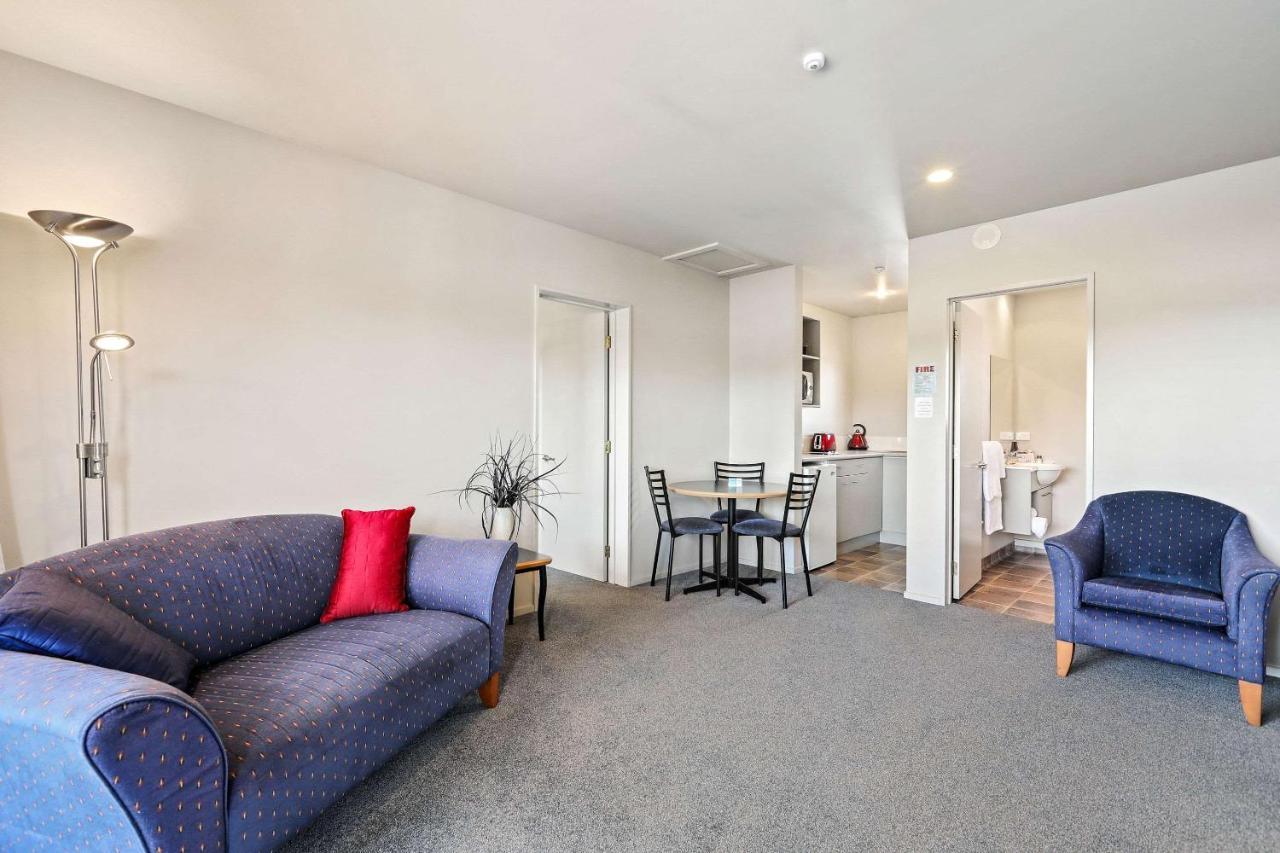 The Suites Ashburton Extérieur photo